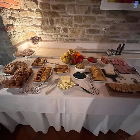 Szálloda Il Castello Di 3*